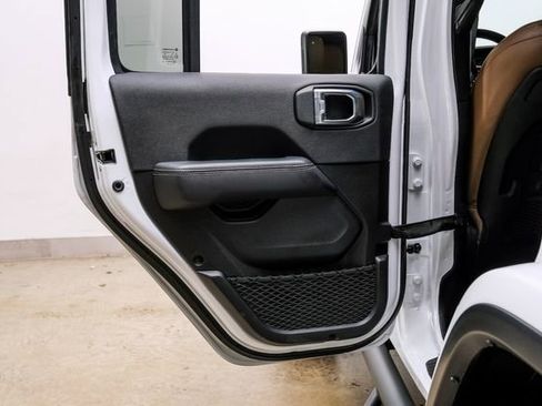 Used 2022 Jeep Wrangler Unlimited Rubicon AWD/4WD image 75