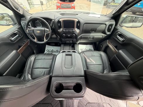 Used 2020 Chevrolet Silverado 1500 High Country w/ Technology Package AWD/4WD image 11