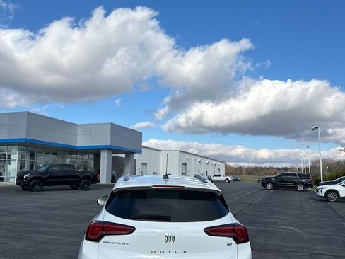 Used 2024 Buick Encore GX Sport Touring FWD image 12
