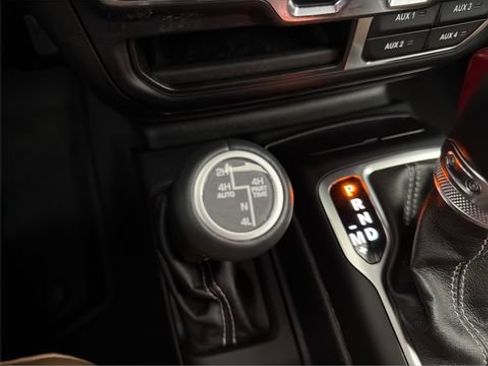 Used 2021 Jeep Wrangler Unlimited Sahara AWD/4WD image 38