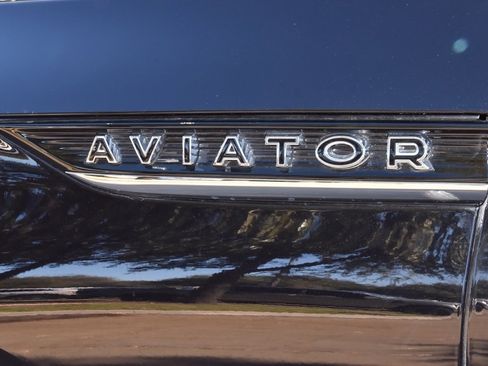 Certified 2022 Lincoln Aviator Black Label w/ Class IV Trailer Tow Package image 45