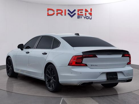 Used 2018 Volvo S90 T6 Momentum w/ Convenience Package AWD/4WD image 3