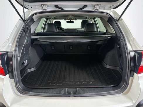 Used 2019 Subaru Outback 3.6R Limited AWD/4WD image 27