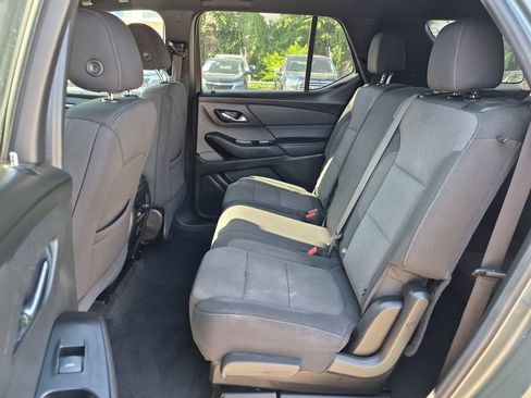 Used 2023 Chevrolet Traverse LT FWD image 21