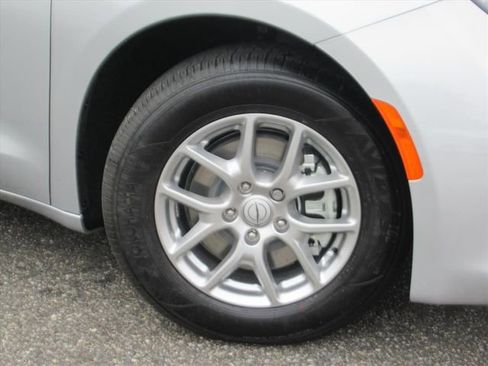 New 2026 Chrysler Voyager LX image 7