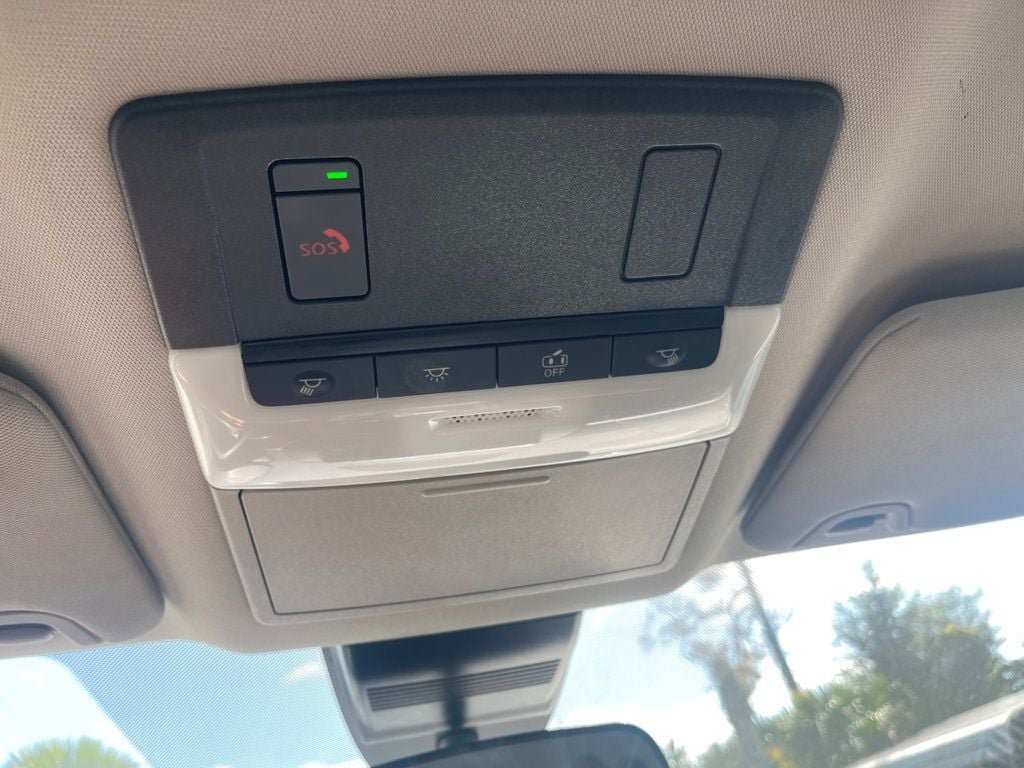 Used 2025 Nissan Altima 2.5 SV FWD image 18