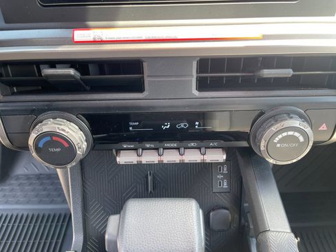 Used 2025 Toyota 4Runner SR5 AWD/4WD image 23