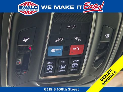 New 2025 Jeep Grand Cherokee Limited w/ Luxury Tech Group II AWD/4WD image 12