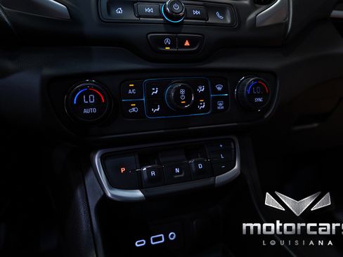 Used 2023 GMC Terrain SLE w/ Driver Convenience Package image 40