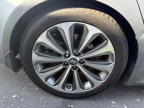 Used 2014 Hyundai Genesis 5.0 R-Spec image 23