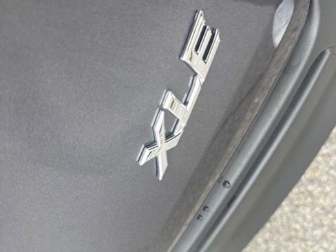 Used 2025 Toyota Sienna XLE image 9