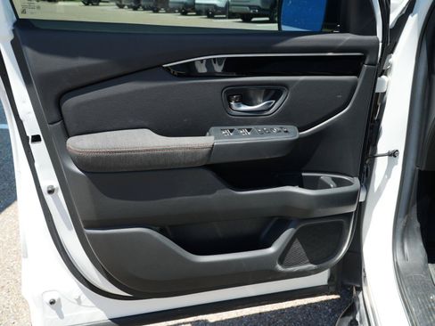 Used 2026 Honda Pilot Sport image 4