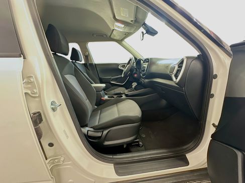 Used 2024 Kia Soul LX w/ Option Group 015 image 31