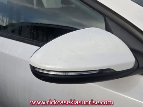 Used 2023 Kia Forte LXS w/ LXS Technology Package FWD image 6