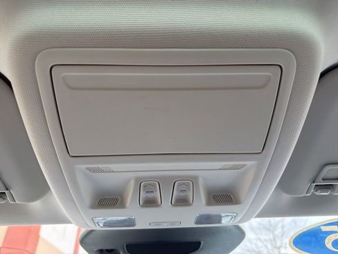 Used 2025 Ford Escape Platinum w/ Premium Technology Package image 32