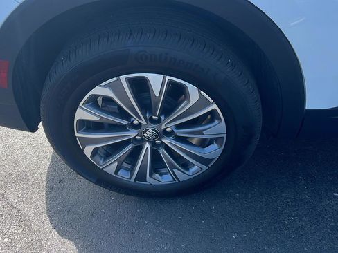 Used 2025 Buick Envision Preferred AWD/4WD image 33