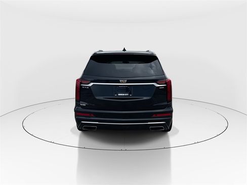 Used 2021 Cadillac XT6 Premium Luxury image 7