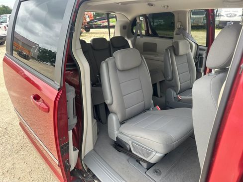 Used 2008 Dodge Grand Caravan SXT FWD image 12