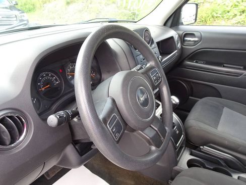 Used 2016 Jeep Patriot Sport w/ Power Value Group AWD/4WD image 12