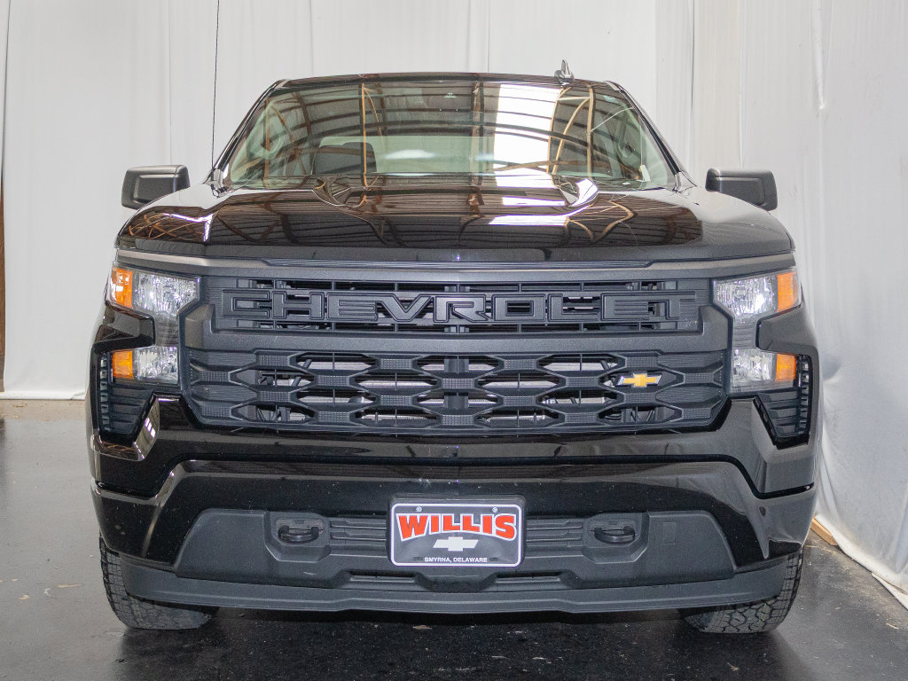 Used 2023 Chevrolet Silverado 1500 Custom AWD/4WD image 2