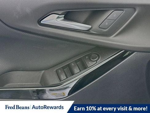 New 2026 Chevrolet Equinox LT image 17