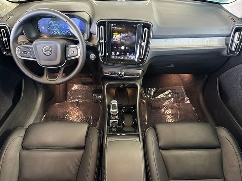Certified 2025 Volvo XC40 B5 Plus image 12