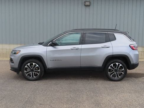 Used 2023 Jeep Compass Limited AWD/4WD image 9