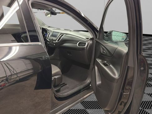 Used 2020 Chevrolet Equinox LT image 13