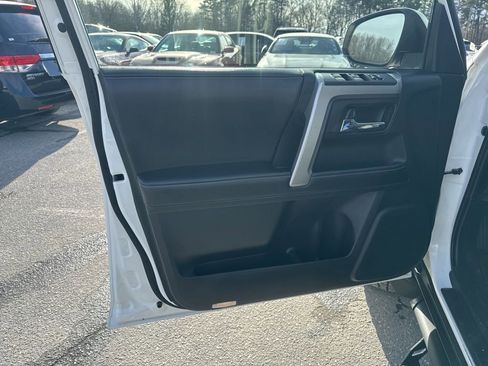 Used 2018 Toyota 4Runner SR5 image 23