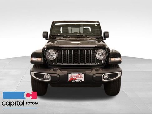 Used 2024 Jeep Gladiator Sport w/ Premium Package AWD/4WD image 6
