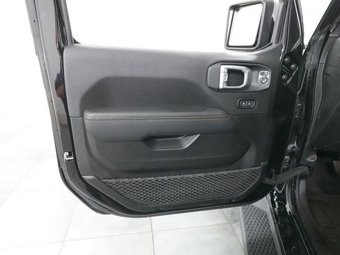 Used 2023 Jeep Wrangler Unlimited Sahara AWD/4WD image 24