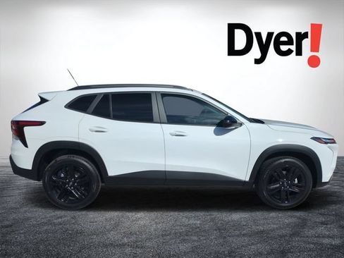 Used 2024 Chevrolet Trax ACTIV w/ Driver Confidence Package FWD image 2