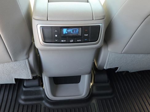 Used 2016 Toyota Highlander Plus image 13