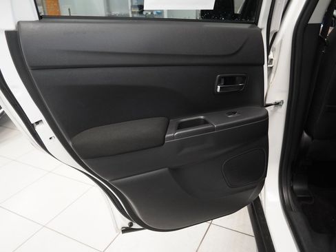 Used 2017 Mitsubishi Outlander Sport ES image 23