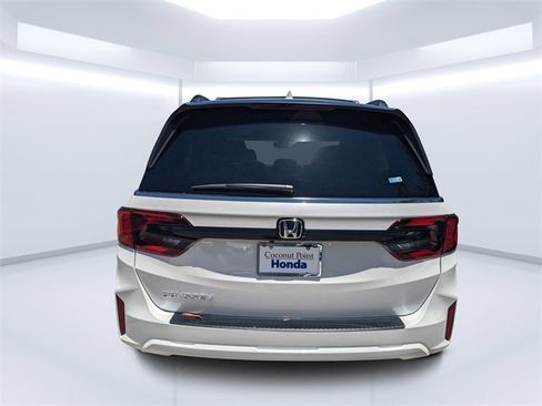 New 2025 Honda Odyssey EX-L image 4