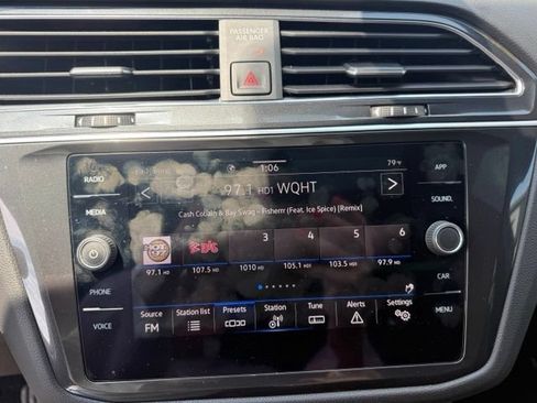 Used 2021 Volkswagen Tiguan SE R-Line AWD/4WD image 11