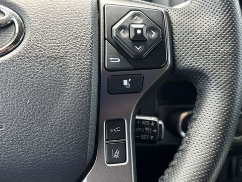Used 2022 Toyota Tacoma TRD Sport AWD/4WD image 20