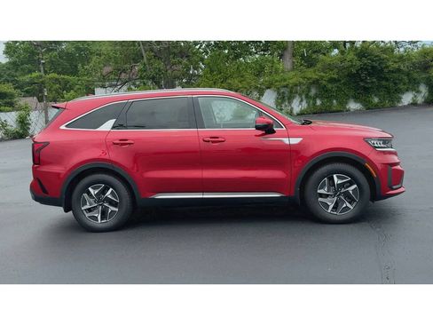 Used 2022 Kia Sorento S FWD image 9