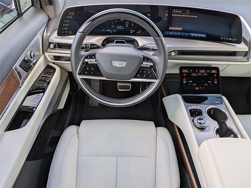 New 2026 Cadillac Vistiq Luxury image 17