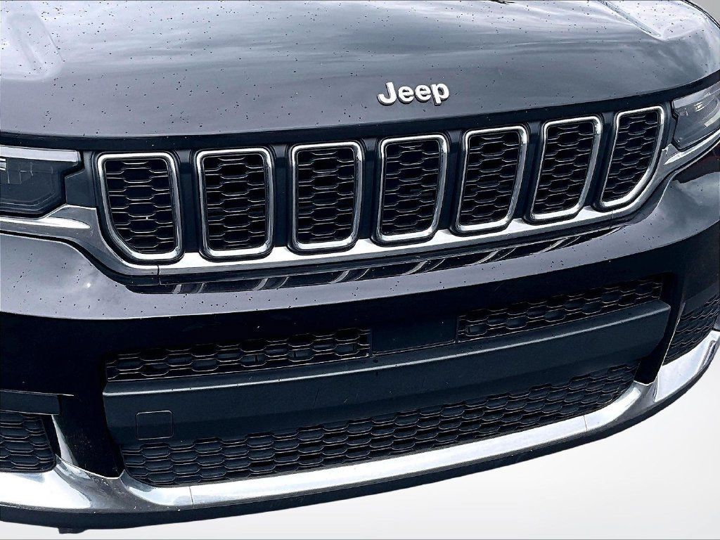 Used 2021 Jeep Grand Cherokee L Laredo w/ Luxury Tech Group I AWD/4WD image 28
