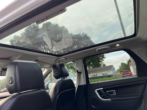 Used 2019 Land Rover Discovery Sport AWD/4WD image 28