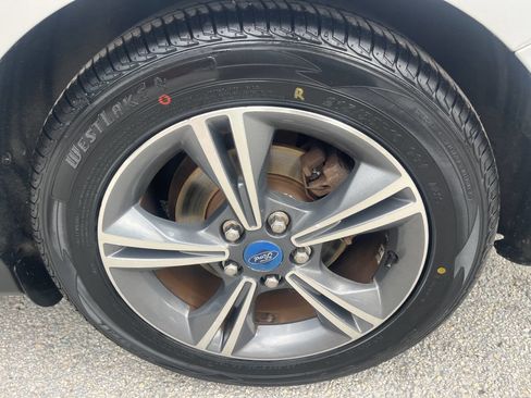 Used 2014 Ford Focus SE w/ SE Sport Package image 31