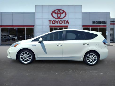 Used 2012 Toyota Prius V Five FWD image 2