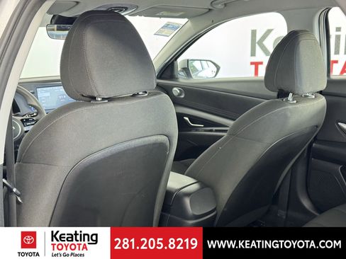 Used 2023 Hyundai Elantra SEL image 16