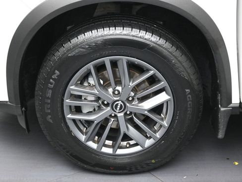 Used 2023 Nissan Rogue S FWD image 35