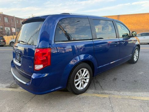 Used 2020 Dodge Grand Caravan SXT image 4