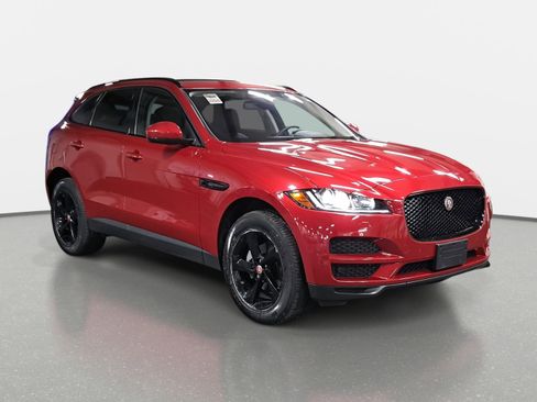 Used 2018 Jaguar F-PACE Prestige image 3