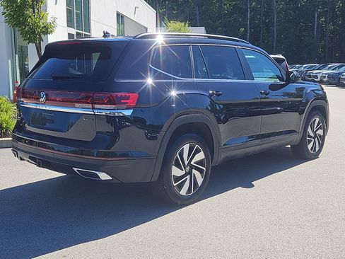 Used 2026 Volkswagen Atlas SE AWD/4WD image 2