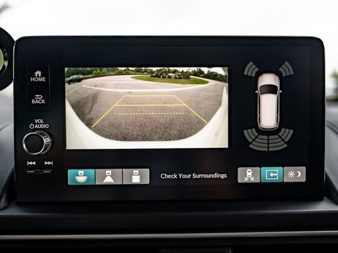 Used 2025 Honda Pilot EX-L image 35
