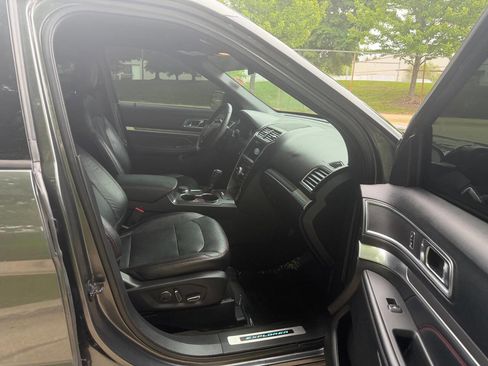 Used 2018 Ford Explorer Sport w/ Equipment Group 401A AWD/4WD image 27